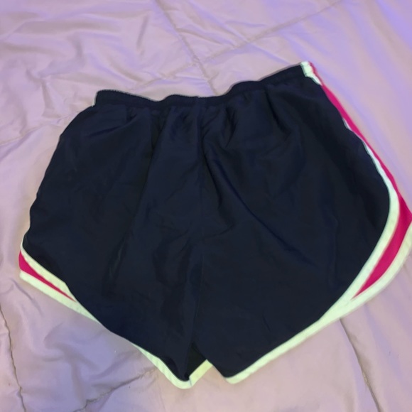 Nike shorts - Picture 2 of 4